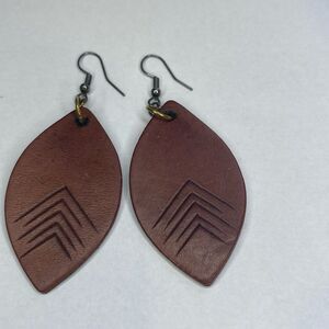 Soft Leather Feather Drop Earings